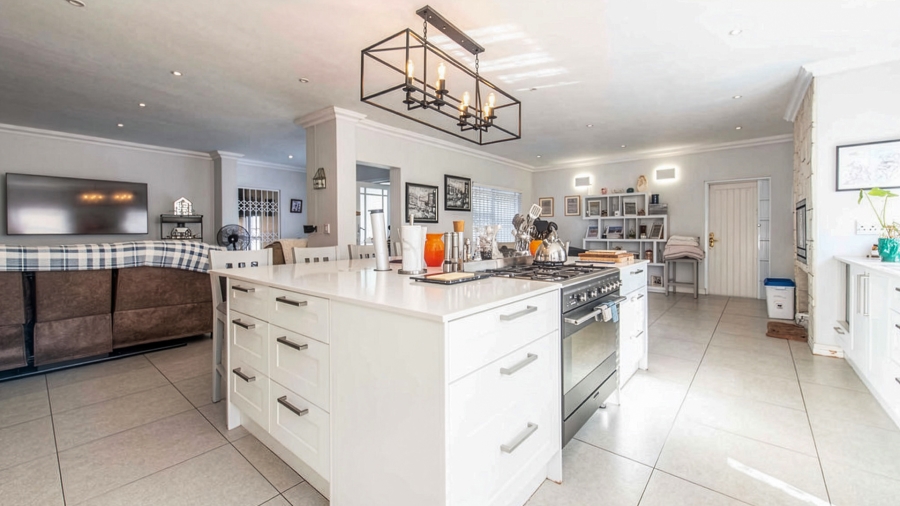 4 Bedroom Property for Sale in Welgelegen Western Cape
